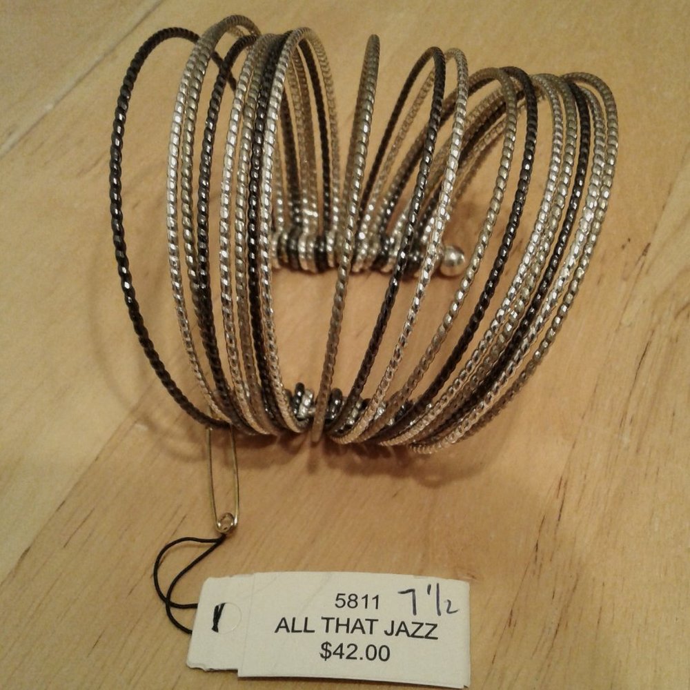 DISCOUNTED SHIPPING on this PREMIER DESIGNS BRACELET